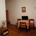 Muzic شقة مالي لوشينغْ